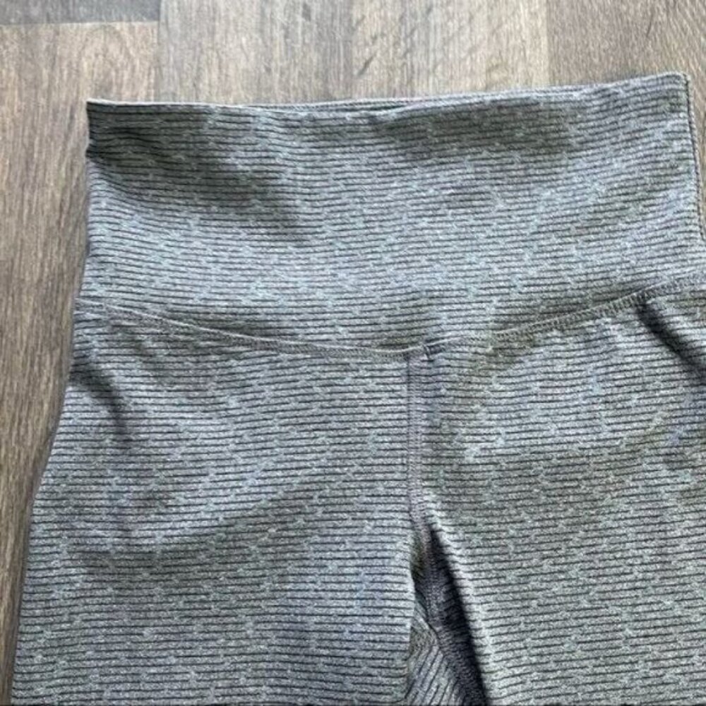 Champion Gray Striped High Waisted Workout Leggings Cropped Size XS - Picture 2 of 8
